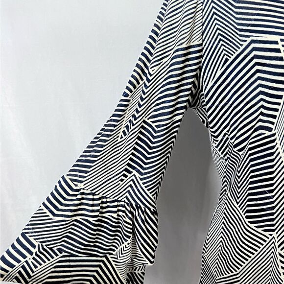 Long layered bell sleeve navy and cream jacquard print top size medium - Picture 3 of 6